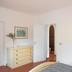 Vila Charming Small Shared Pool Sleeps V4in Punta de su Torrione