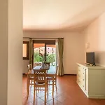 Vila Charming Small Shared Pool Sleeps V4in *