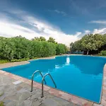 Vila Charming Small Shared Pool Sleeps V4in