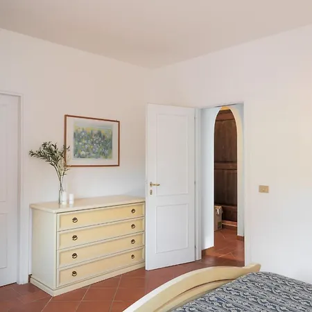 Vila Charming Small Shared Pool Sleeps V4in Punta de su Torrione