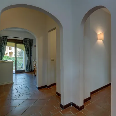 Vila Charming Small Shared Pool Sleeps V4in *